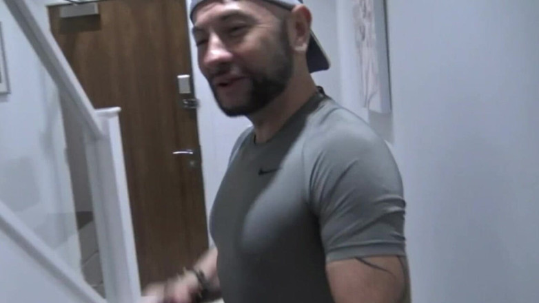 French Twinks Amator videos: İki yakışıklı İngiliz adam prezervatifsiz sevişiyor