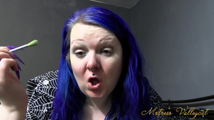 Mxtress Valleycat: Je me rase les sourcils