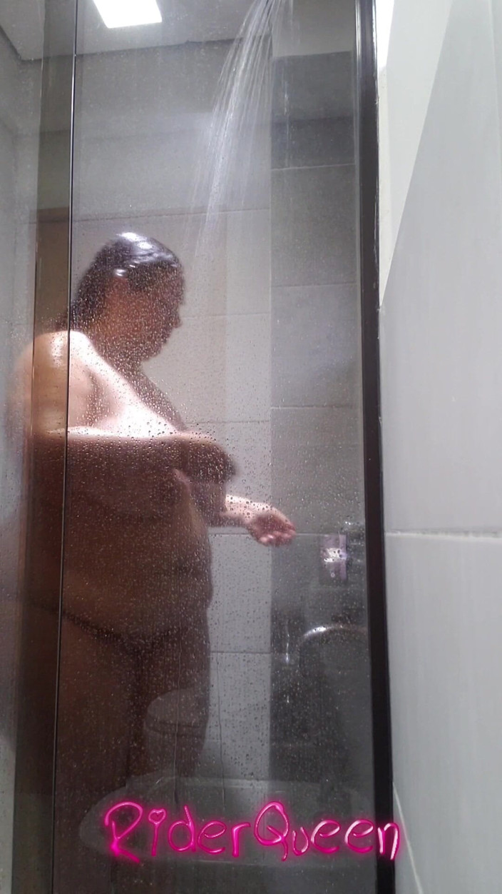 Riderqueen BBW Step Mom Latina Ebony: Мачуха товстушка сексуальний душ