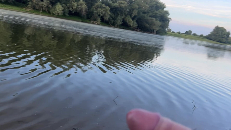 Riskiedik: Encontré un barco abandonado en el lago, así que decidí...