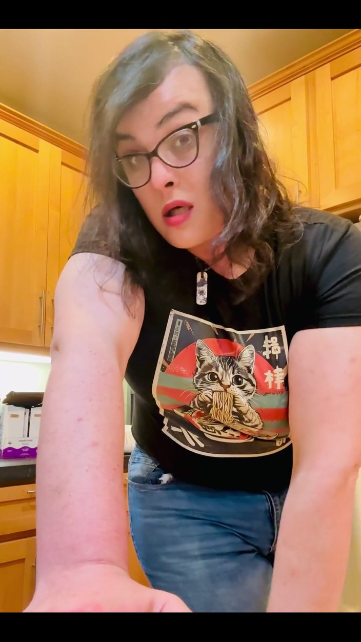 Christi Cream Cake: I Got Stood up Againhere's Me Pondering Lonelyness in My 't...