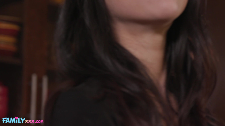 FamilyXXX: अनूठी सौतेली मम्मी isabel love चुदाई की तलाश में थी
