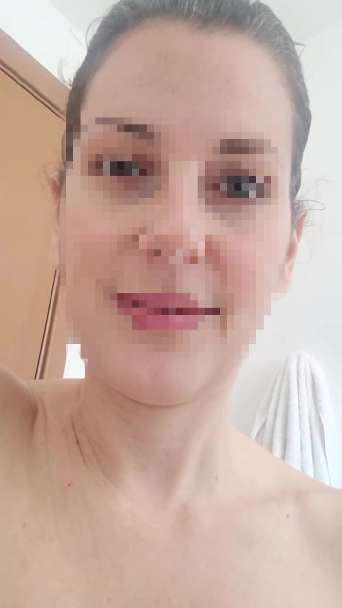 isabellacayenne: 办公室里手淫！