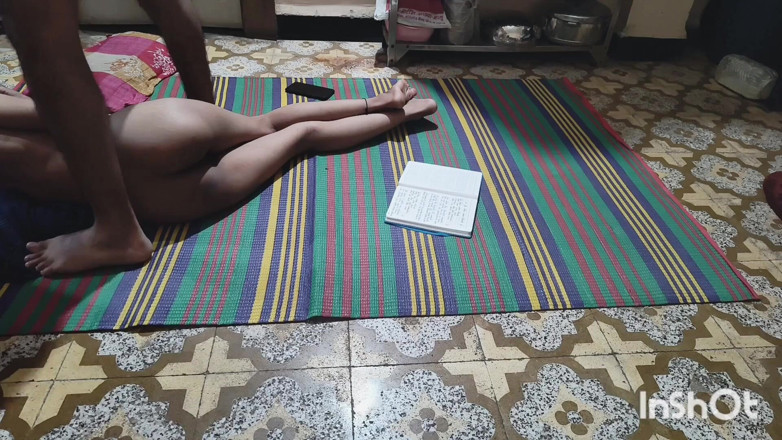 Desishycouple: Desi mempelajari adik tiri disetubuhi oleh saudara tiri. Bagian 2