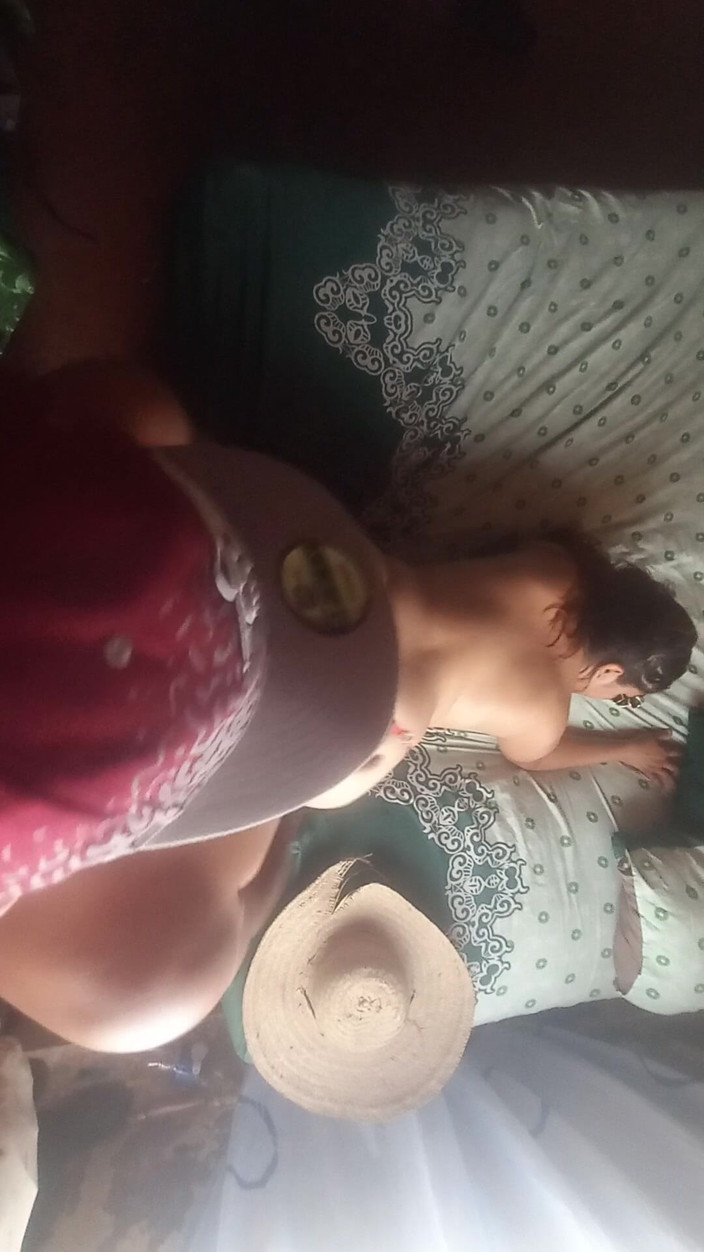 E-Alfa: Slut Recorded From the Ceiling