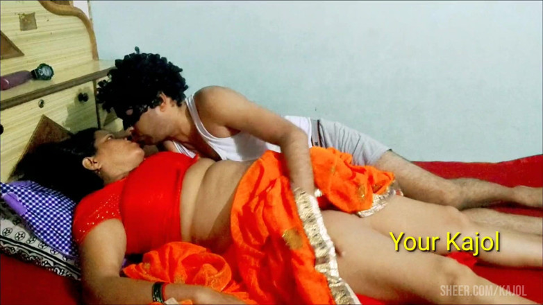 Lustykajolbhabhi: India follada en su casa