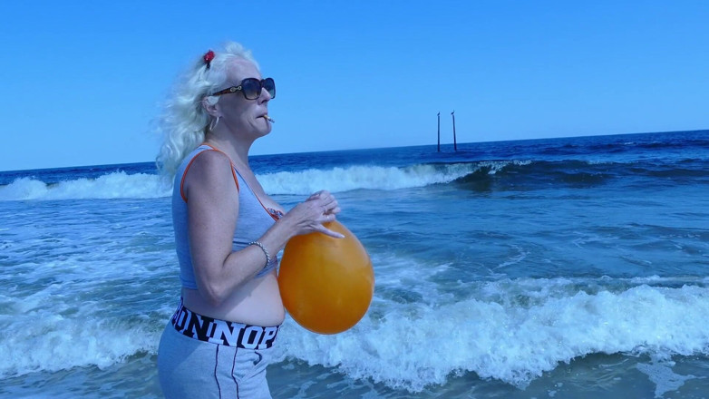 Marvellee Studios: Carolina beach blow to pop