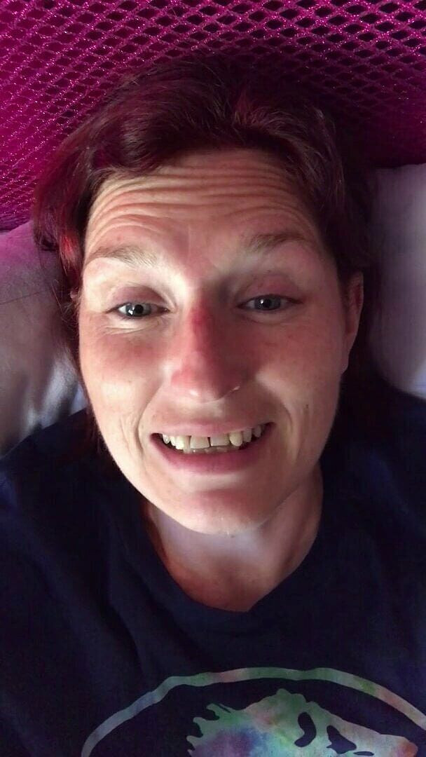 MistressWriggler: Sudut pandangan pertama miang dan memerlukan wank saya mula bermain...