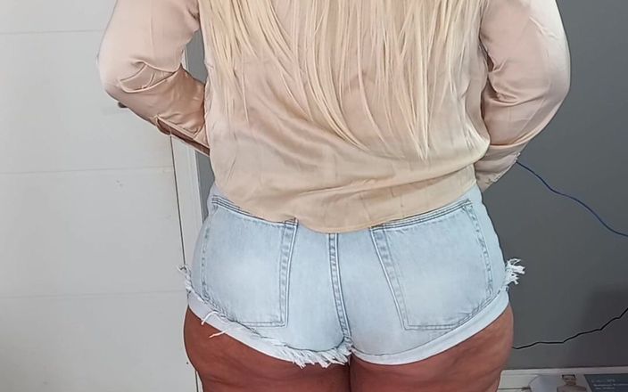 Sexy ass CDzinhafx: Pantat seksiku di balik celana pendek
