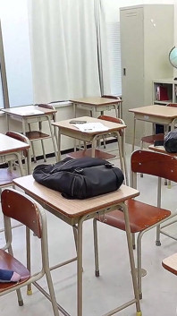 3P教室でのセックス