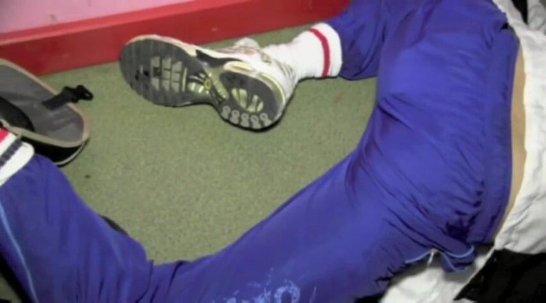Sneaker gay: Bottom twink slave to feet and foot of dominant XXL