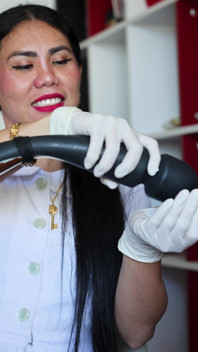 Verpleegster Dominafire melkende slaaf met prostaatvibrator (oronova)