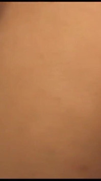 Seksi ve ateşli dölü seven deneyimli yarak emiyor orta yaşlı seksi kadın amına büyük bir yarak almanın tadını çıkarıyor