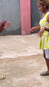 Amante Lesbica Africana Che Gioca a Giochi Locali All'aperto