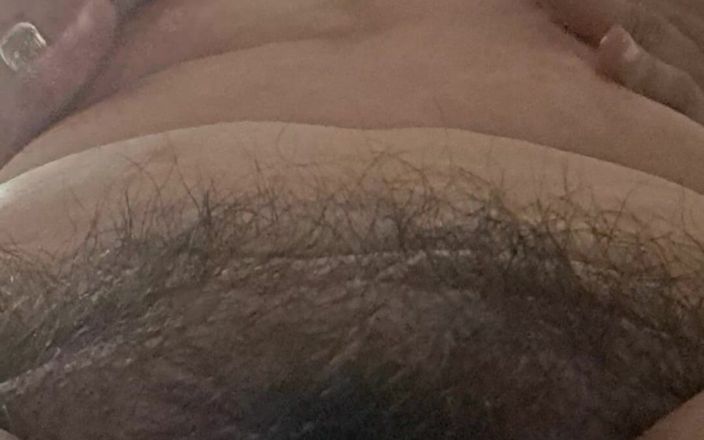 Mommy big hairy pussy: カメラに映った私の膣を恋人に見せる