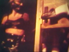 Vintage megastore: 复古束缚性奴隶在笼子里的行为