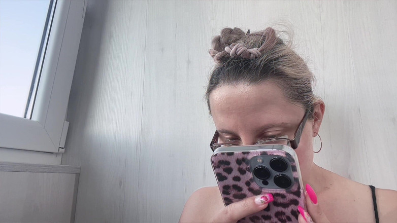 FinDom Goaldigger: Meisjesjurk voor mietje Asmr in overheersing van travestiet aanmoediging