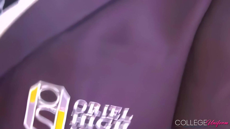 College Uniform: In Lila anziehen mit samantha Buxton