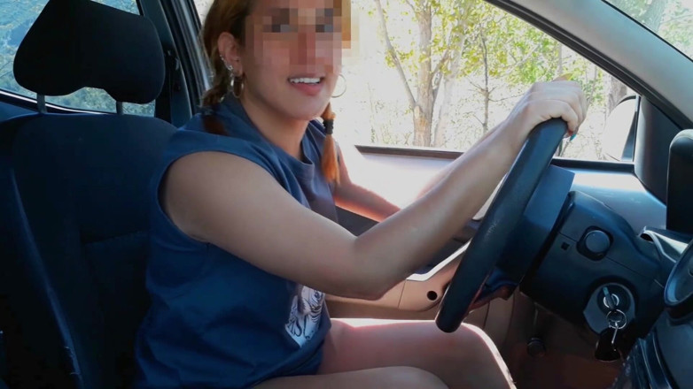 LadyRoma: Parkta bir yabancıya sakso çekiyor