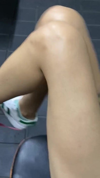 Latihan pribadi dengan pelatih gym saya menjadi tidak terkendali dan kami akhirnya bercinta di bench press