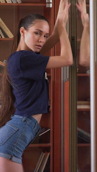 Leona Mia