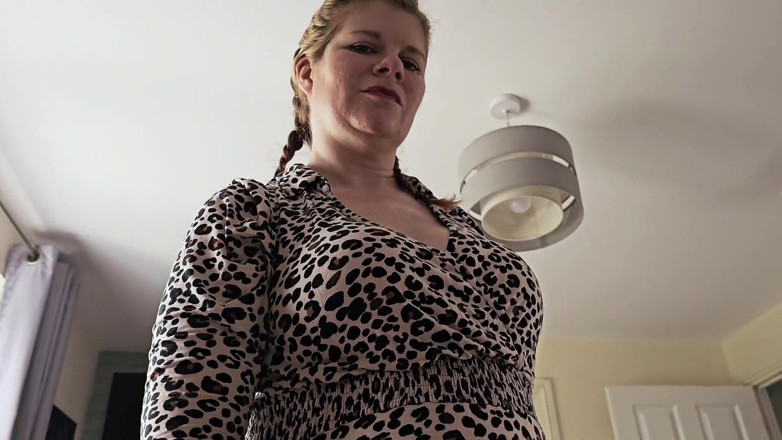 Hotwife Trix: Roodharige milf sletvrouw geeft rommelige pov pijpbeurt