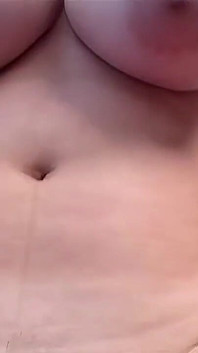 IRLレスボ愛好家は、ディック剛毛3ウェイを切望しています