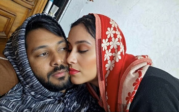 Busty Banuu: Bhabhi desi berkongkek dengan bapa mertuanya – video lucah seks