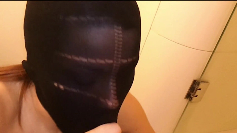 Nylon Xtreme: Hotelowy cios z maską rajstop