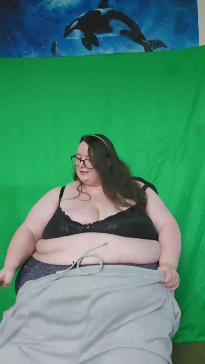 SSBBWLadyBrads: Fat SSBBW Goddess Clothes Try on