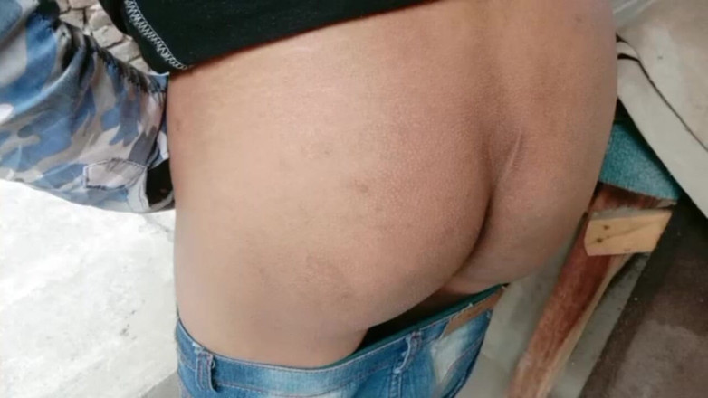 Desiboy gay: Pákistánský desi muž ukazuje zadek