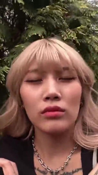 Shut-in Gyaru tahap idola dengan Rajah G-cup, Secret Online Fame Fuels A Shocking Private Descent