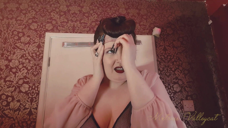 Mxtress Valleycat: Body Snatched