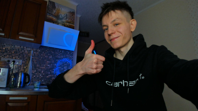 Morflot24: उत्तेजित कॉलेज ट्विंक विस्फोटक वीर्य शॉट तक विशाल लंड को किनारे करती है