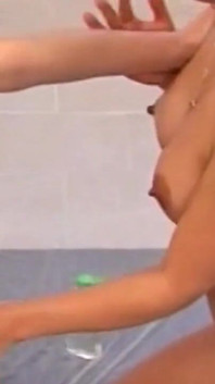 Velmi sexy a smyslné mladé lesbičky, které si dělají potěšení lízáním všude