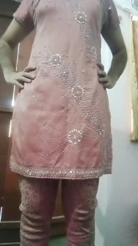 Indiana gay crossdresser bottom real sexo caseiro em rosa Salwar Kurta com Heavy Jwellery Just Like a Housewife