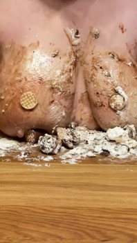 Rozdrtila jsem čokoládové marshmallows mými kozami část 2