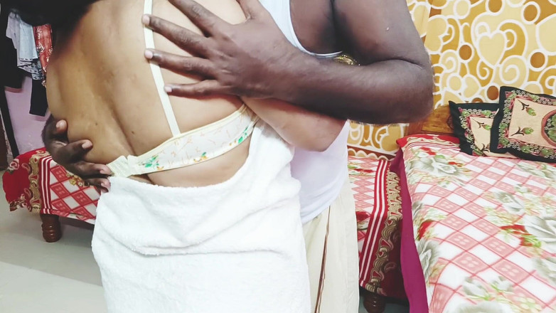 Telugu honey lips: 印度大胸部继母浪漫女婊，泰卢固语话，第1部分