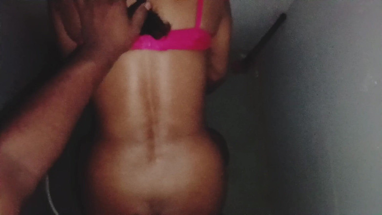 Xhtad studio: Awek comel bermain percintaan