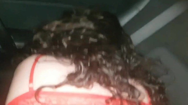 Real homemade BBW BBC porn: Velké černé péro mi buší do zadku, sedí mi v autě