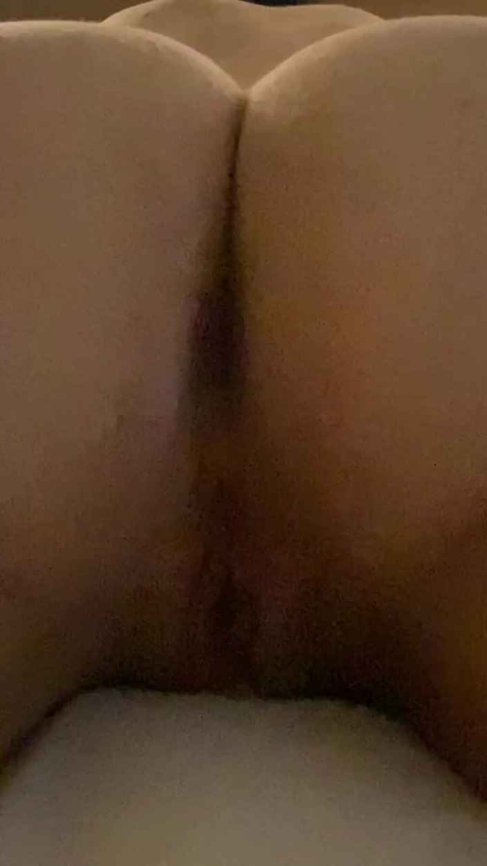 Hedonistic Trait: Chubby Euro Slave Ass Inspection