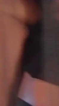 Lesbische ontmoeting in een kooi