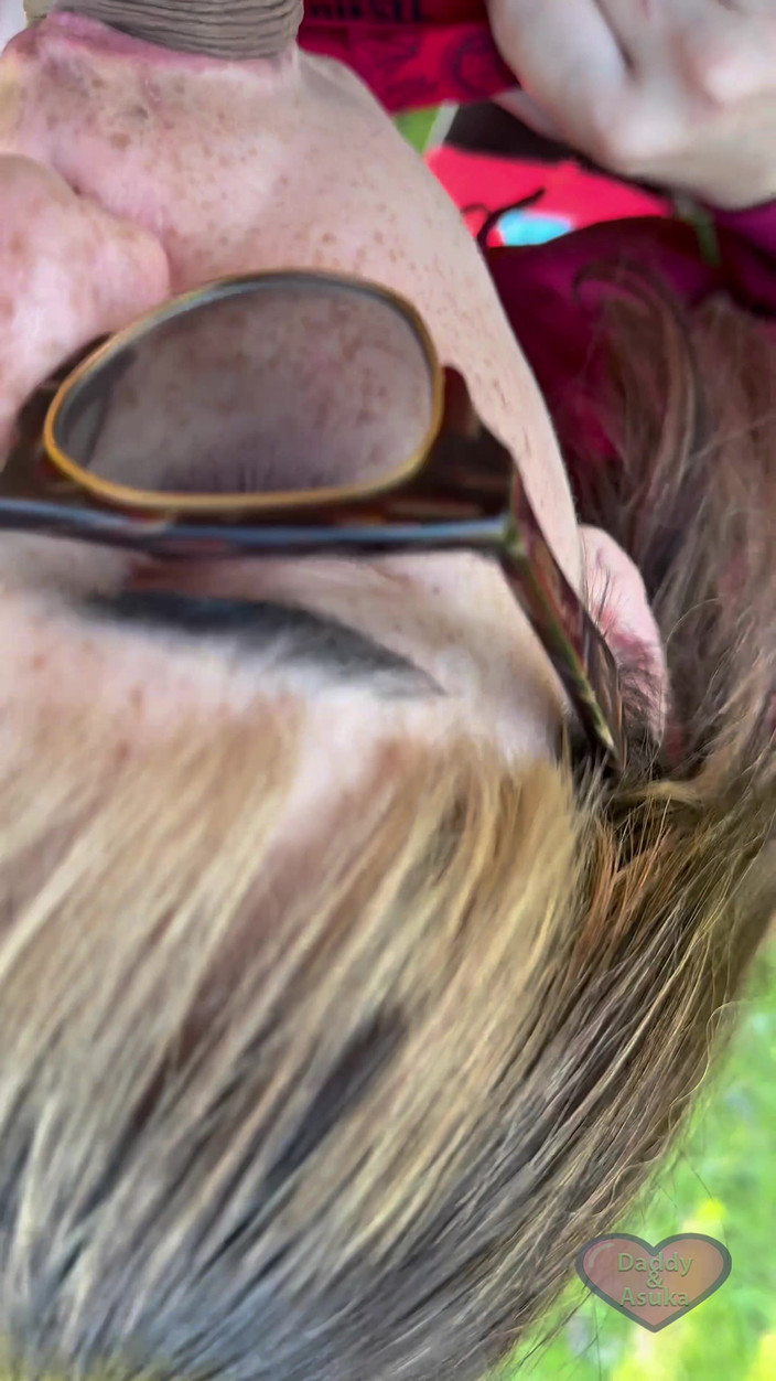 Daddy and Asuka: 에픽 야외에서 펠라 작업