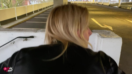 Miley Weasel: Sevimli sarışın kaltak herkesin içinde uzaktan kumanda ediliyor!!