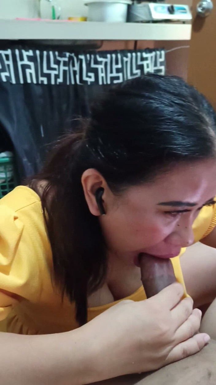 The director: Cô vợ vú to đã mời người bạn đáng tin cậy của...