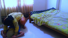 Aria Mia: Wanita panas Arab mengongkek pembantu rumah hindu semasa dia membersihkan...