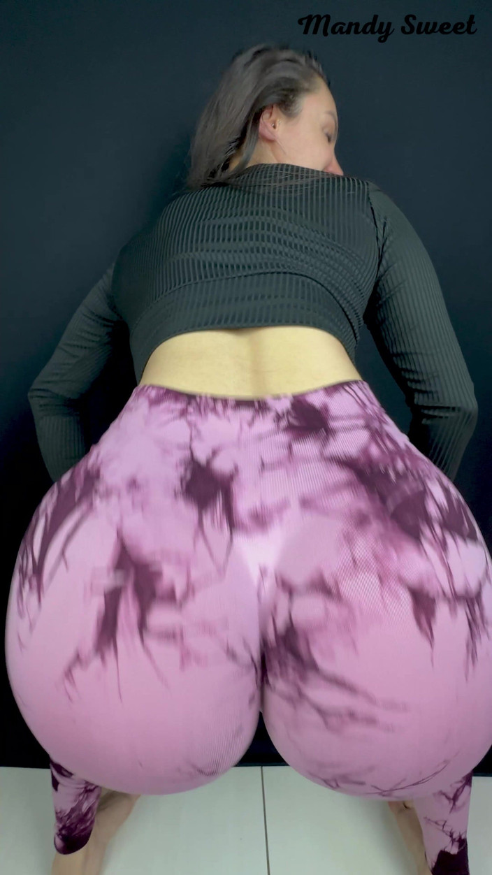 Mandy Sweet studio: Brasil pantat besar twerking dengan suara funk dengan legging tanpa...