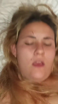 Roztáhla jsem nohy své ženy a velmi tvrdě ji ošukal