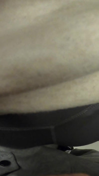 Eu Esfrego Meu Pau Na Bunda De Um Estranho, Então Ela Agarra Meu Pau No Metrô