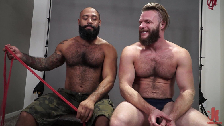 Kinky Bites Gay: Svázaná Leo Forte a Brian Bond